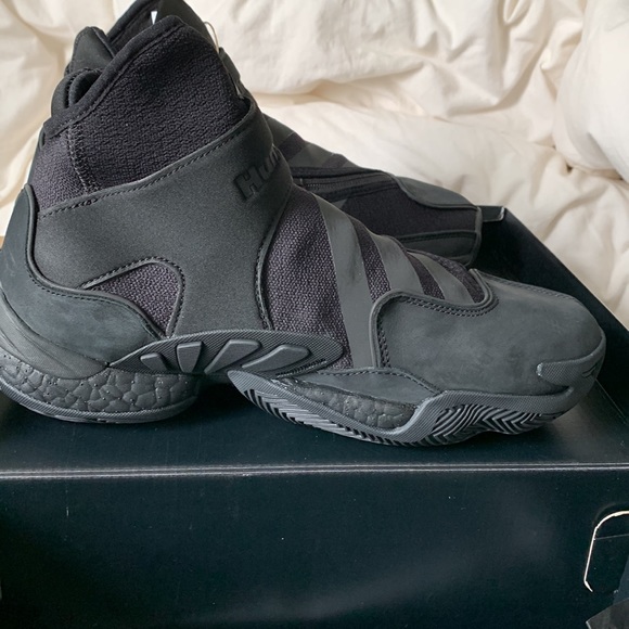 Pharrell Williams 0 to 60 - Picture 2 of 6